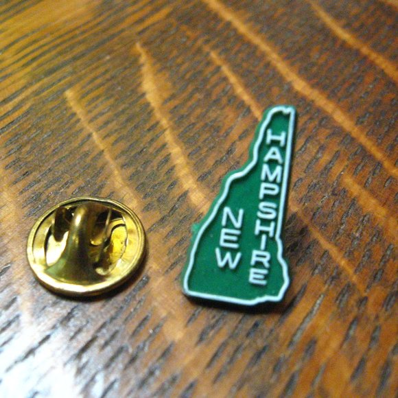 🇺🇸 New Hampshire State Souvenir Lapel Pin - Picture 2 of 4